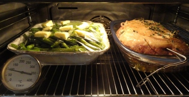 Légumes et garnitures chaudes en même temps que les mets cuits à basse  température