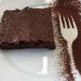 Tweet Ces brownies sont justes magnifiques… Il est préférable d’en prévoir suffisamment pour contrer l’assaut de cuillères gourmandes !… De plus, ils sont sans gluten. Dans la rubrique « Phil’ en cuisine », je vous […]