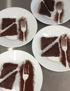 Photo brownies dréssés pochoir cacao