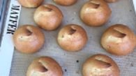 Tweet Pour environ 10 ballons de pains de 50 g/pièce ou un pain de 500 g Ingrédients Farine : 300 g Flocons de pommes de terre déshydratés (purée): 10 g […]